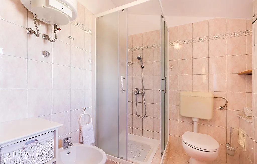 Apartment Gino Rovinjsko Selo Croatia