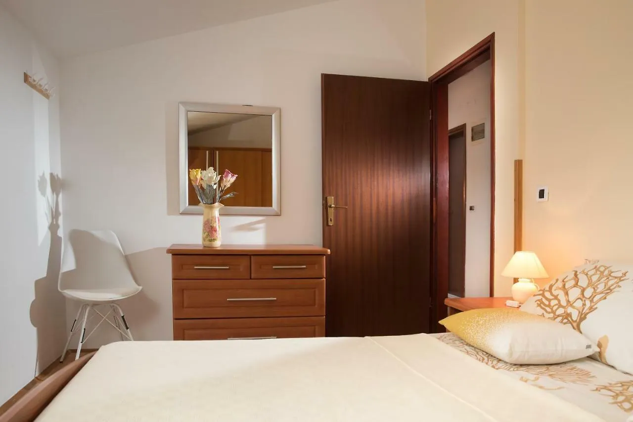 Apartment Gino Rovinjsko Selo Croatia