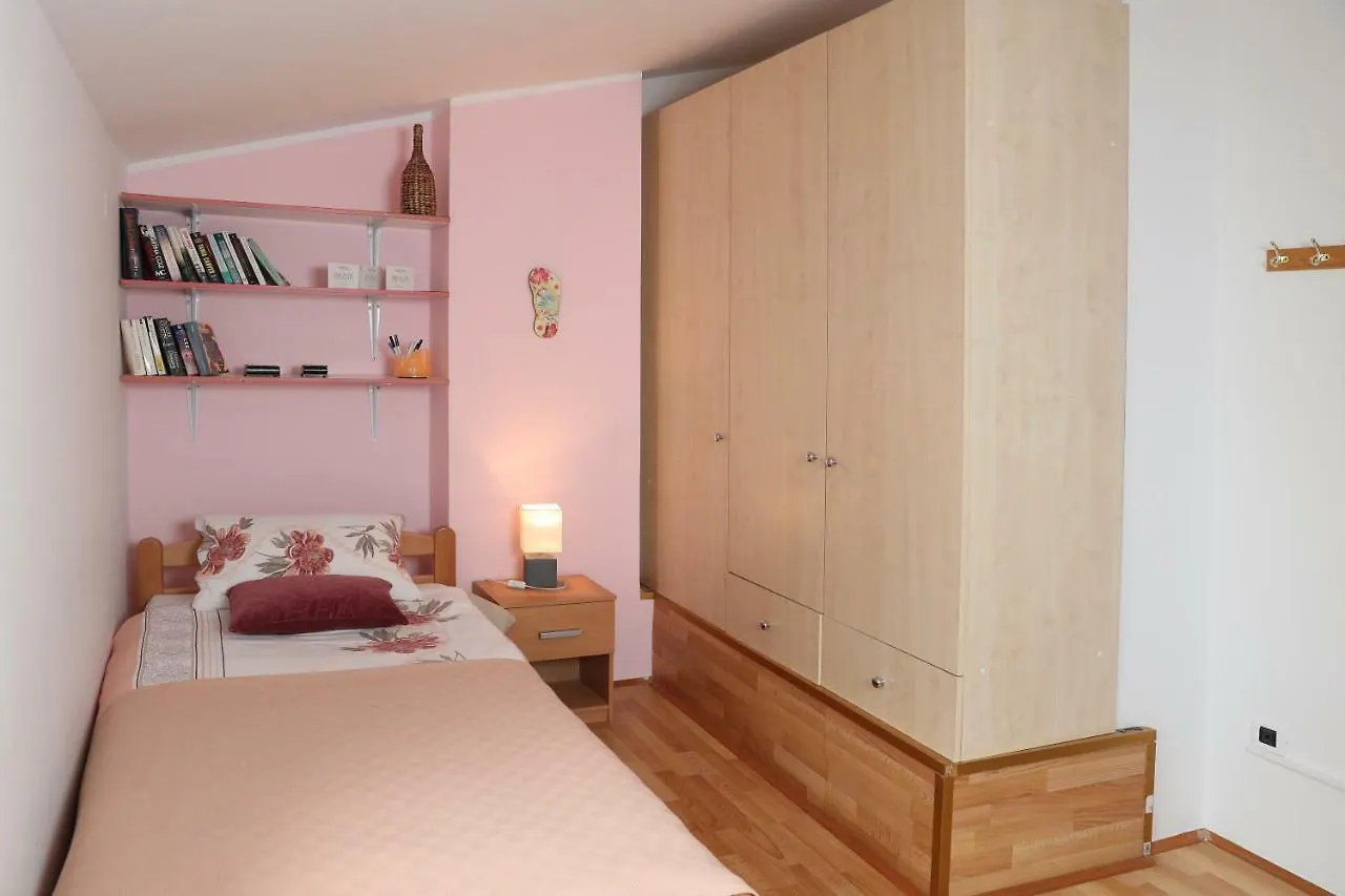 Apartment Gino Rovinjsko Selo Croatia